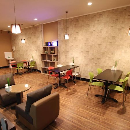 Maktal Hotel Mataram Kültér fotó