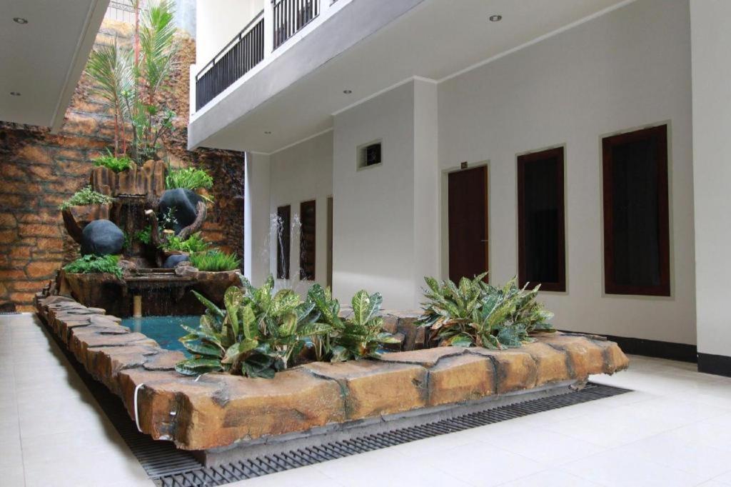 Maktal Hotel Mataram Kültér fotó