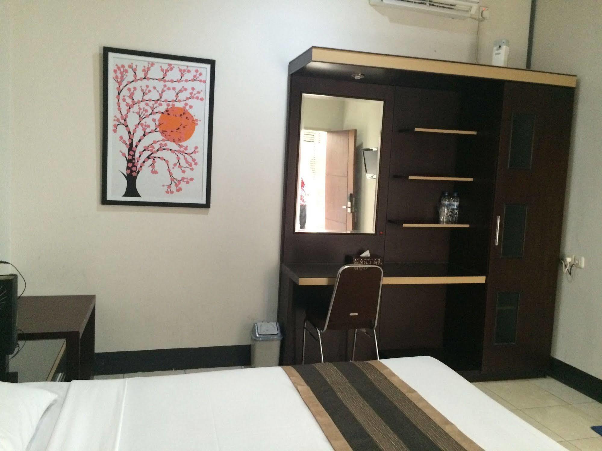 Maktal Hotel Mataram Kültér fotó