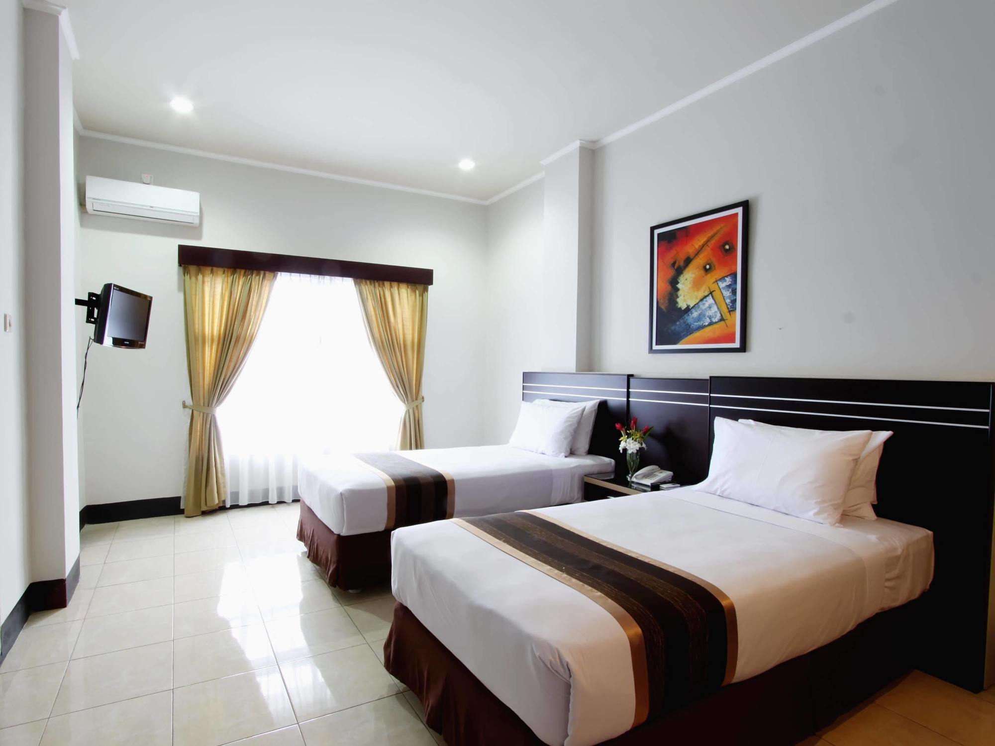 Maktal Hotel Mataram Kültér fotó