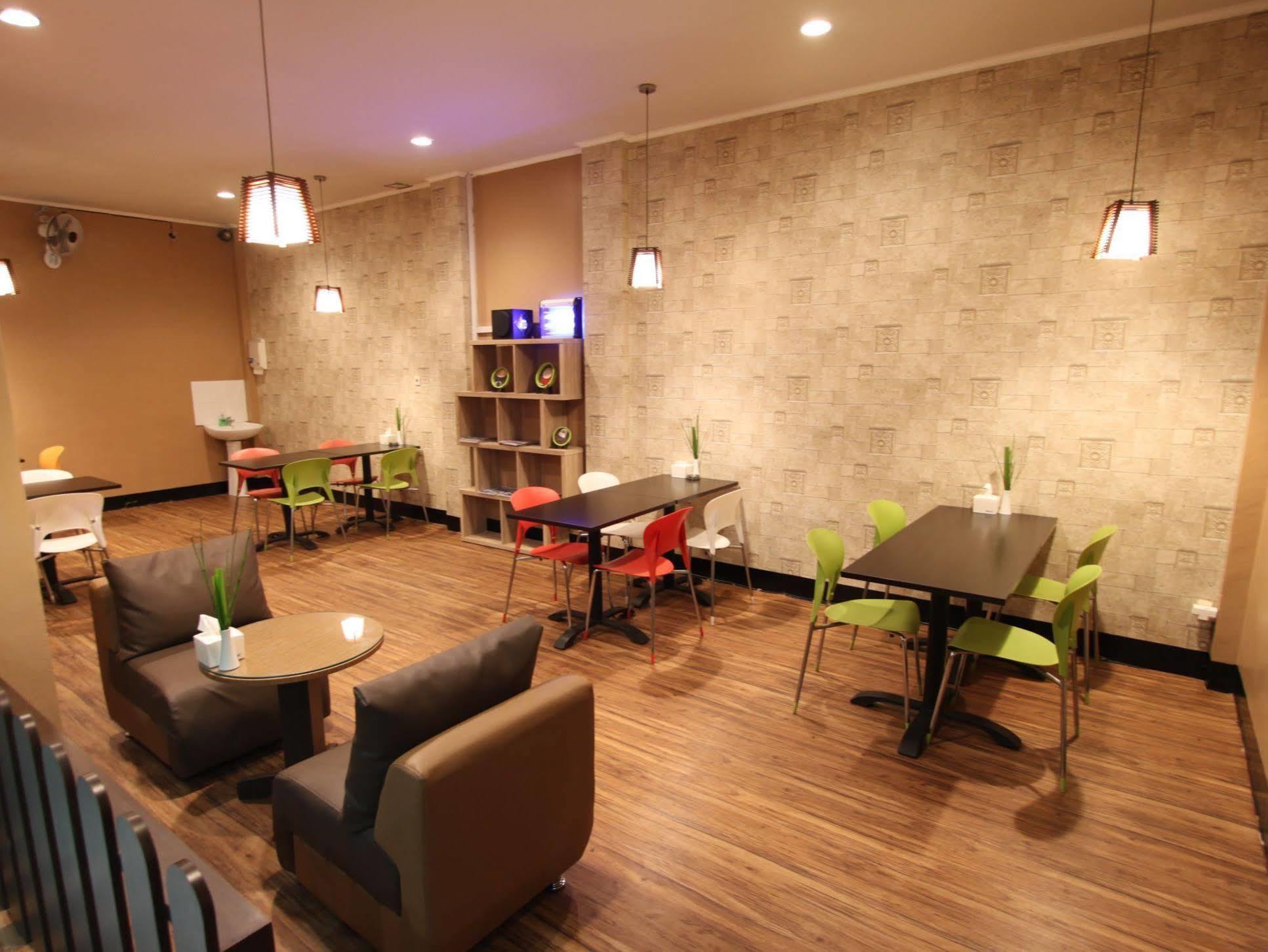Maktal Hotel Mataram Kültér fotó